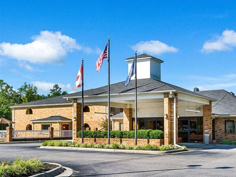 Quality Inn Petersburg Near Fort Gregg-Adams Dış mekan fotoğraf