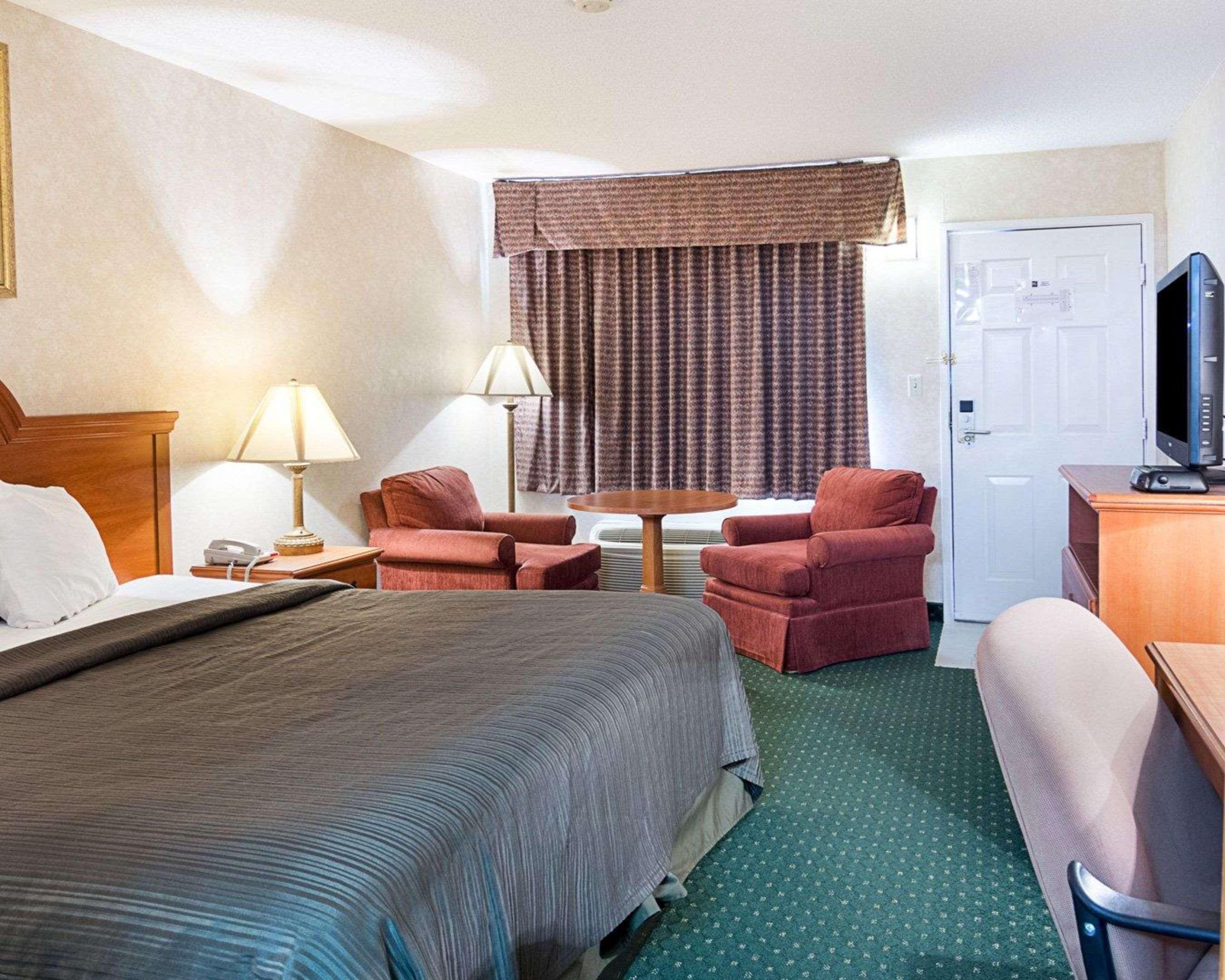 Quality Inn Petersburg Near Fort Gregg-Adams Dış mekan fotoğraf