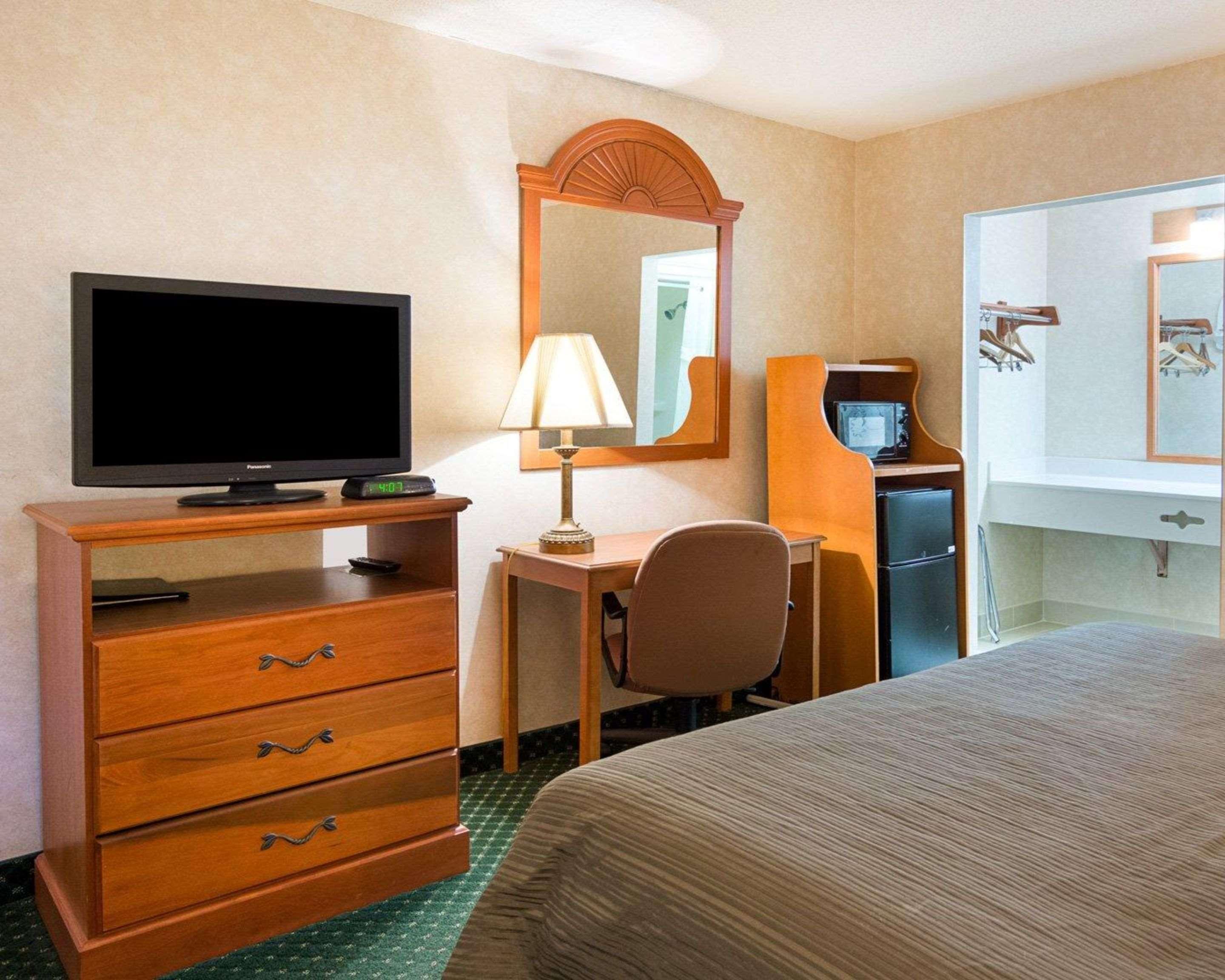 Quality Inn Petersburg Near Fort Gregg-Adams Dış mekan fotoğraf