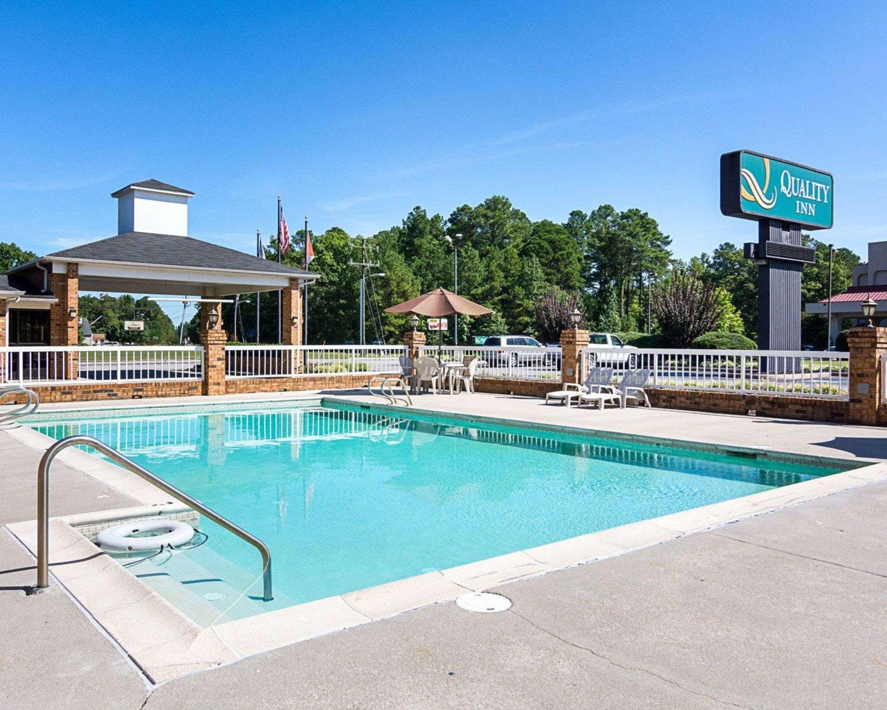 Quality Inn Petersburg Near Fort Gregg-Adams Dış mekan fotoğraf