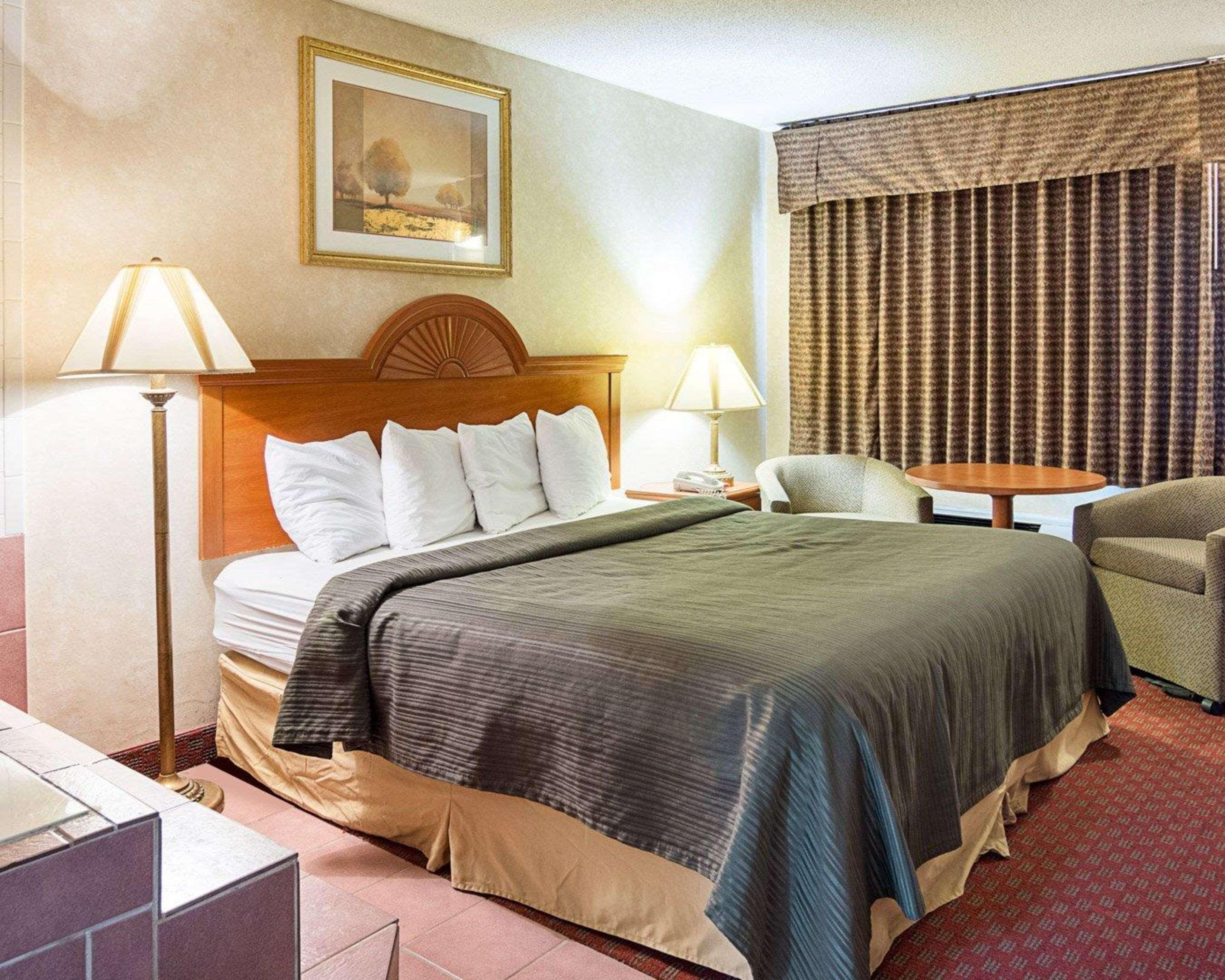 Quality Inn Petersburg Near Fort Gregg-Adams Dış mekan fotoğraf