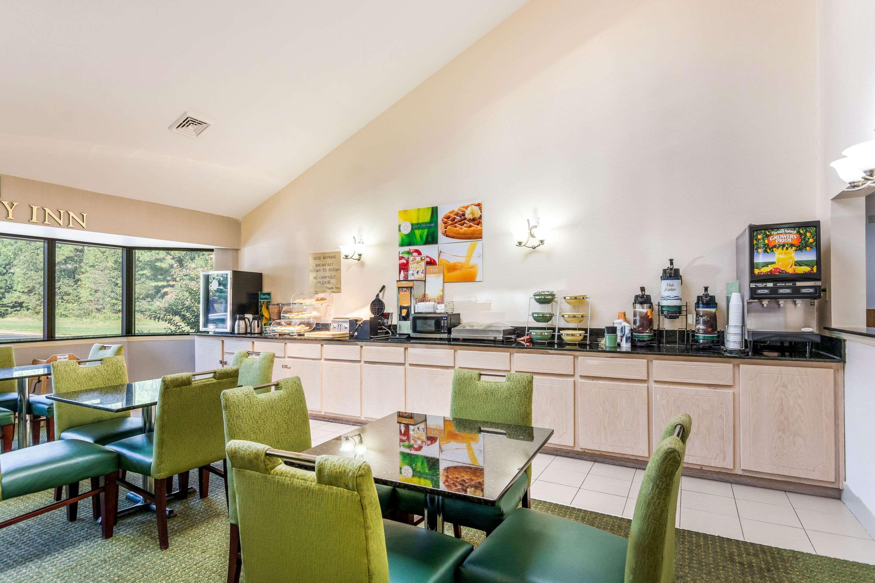 Quality Inn Petersburg Near Fort Gregg-Adams Dış mekan fotoğraf