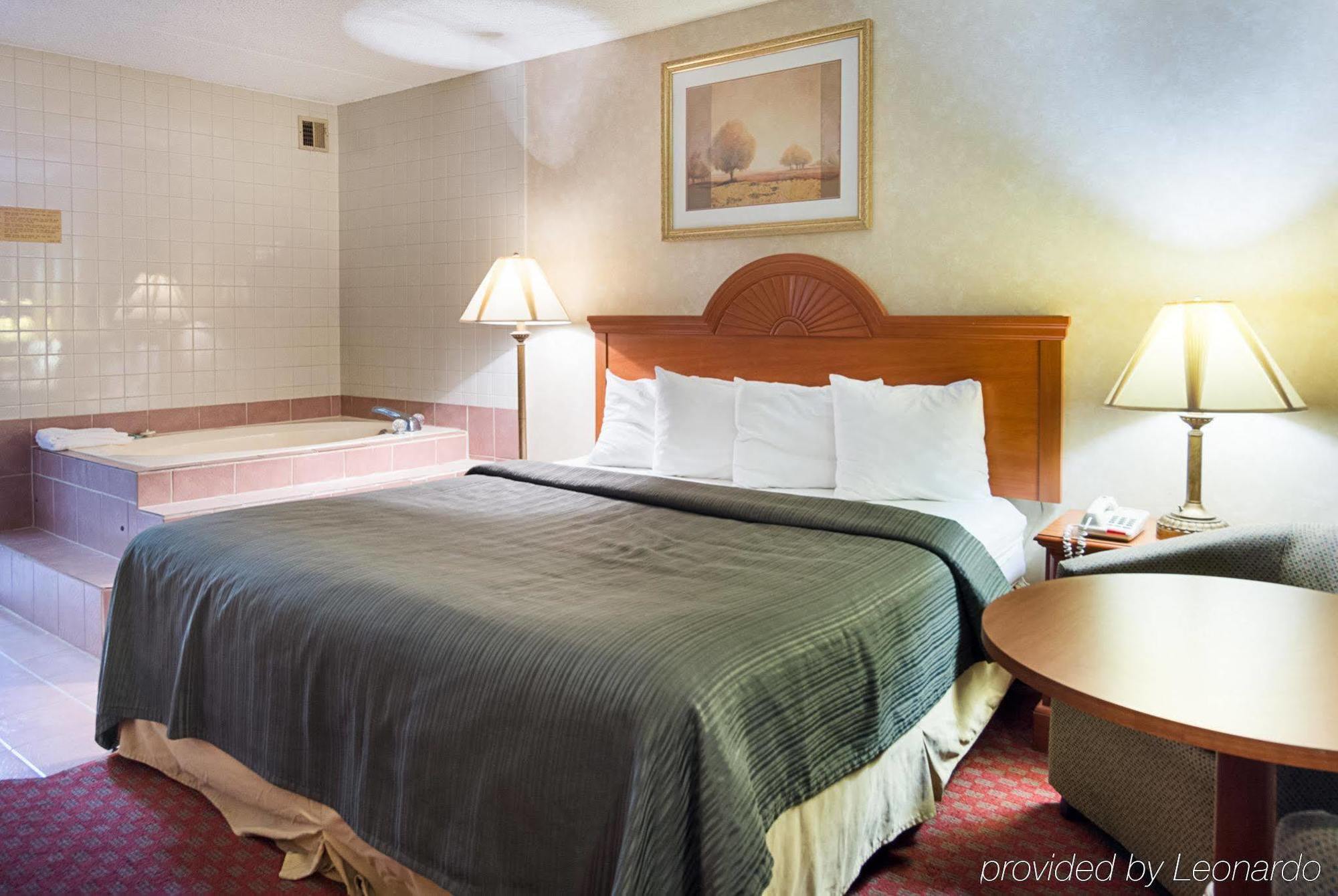 Quality Inn Petersburg Near Fort Gregg-Adams Dış mekan fotoğraf