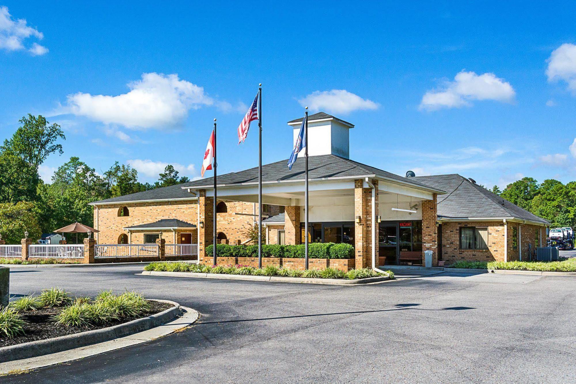 Quality Inn Petersburg Near Fort Gregg-Adams Dış mekan fotoğraf