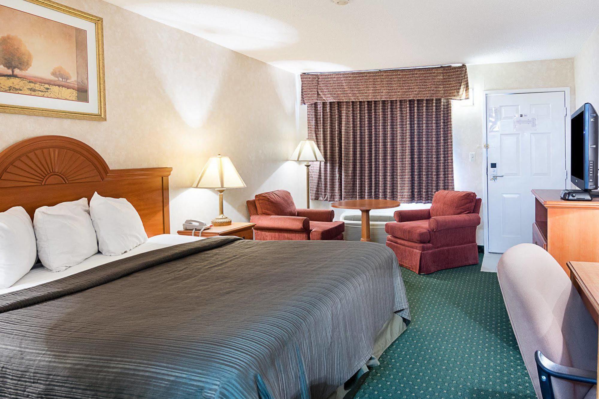 Quality Inn Petersburg Near Fort Gregg-Adams Dış mekan fotoğraf